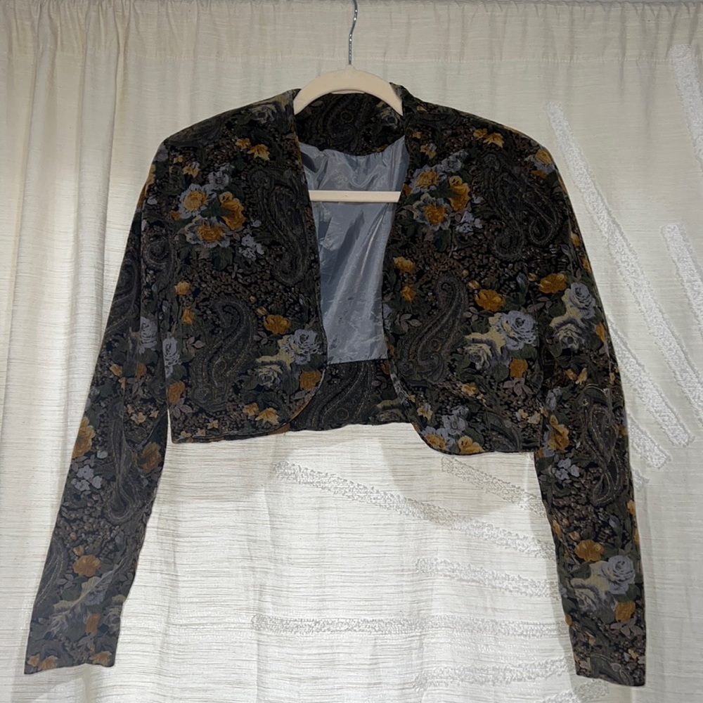 No tags Cropped Floral good quality vest / blazer